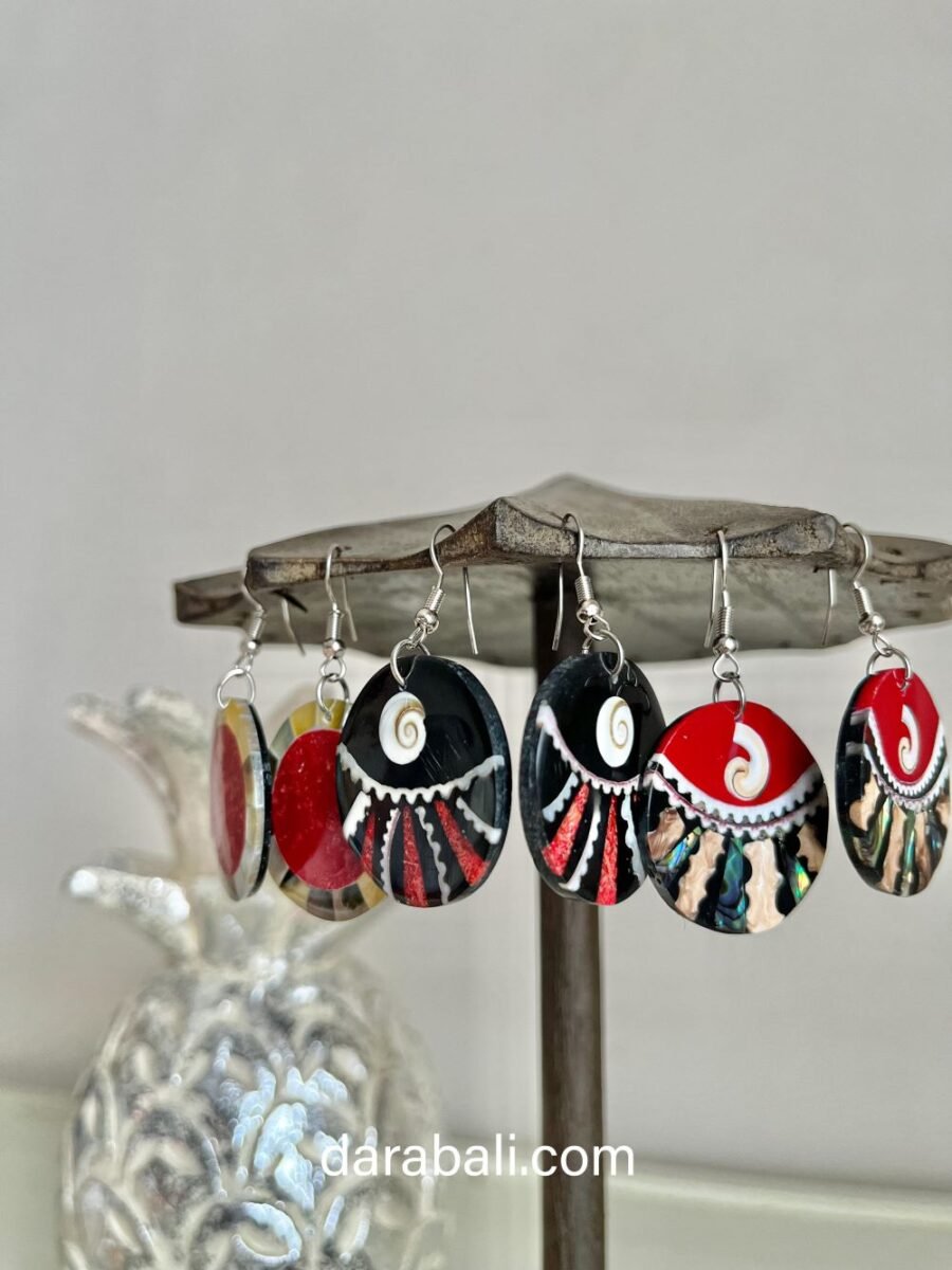 Round Shell Earings by Darabali