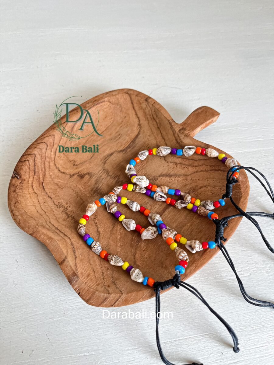 Shell Bracelet by Darabali