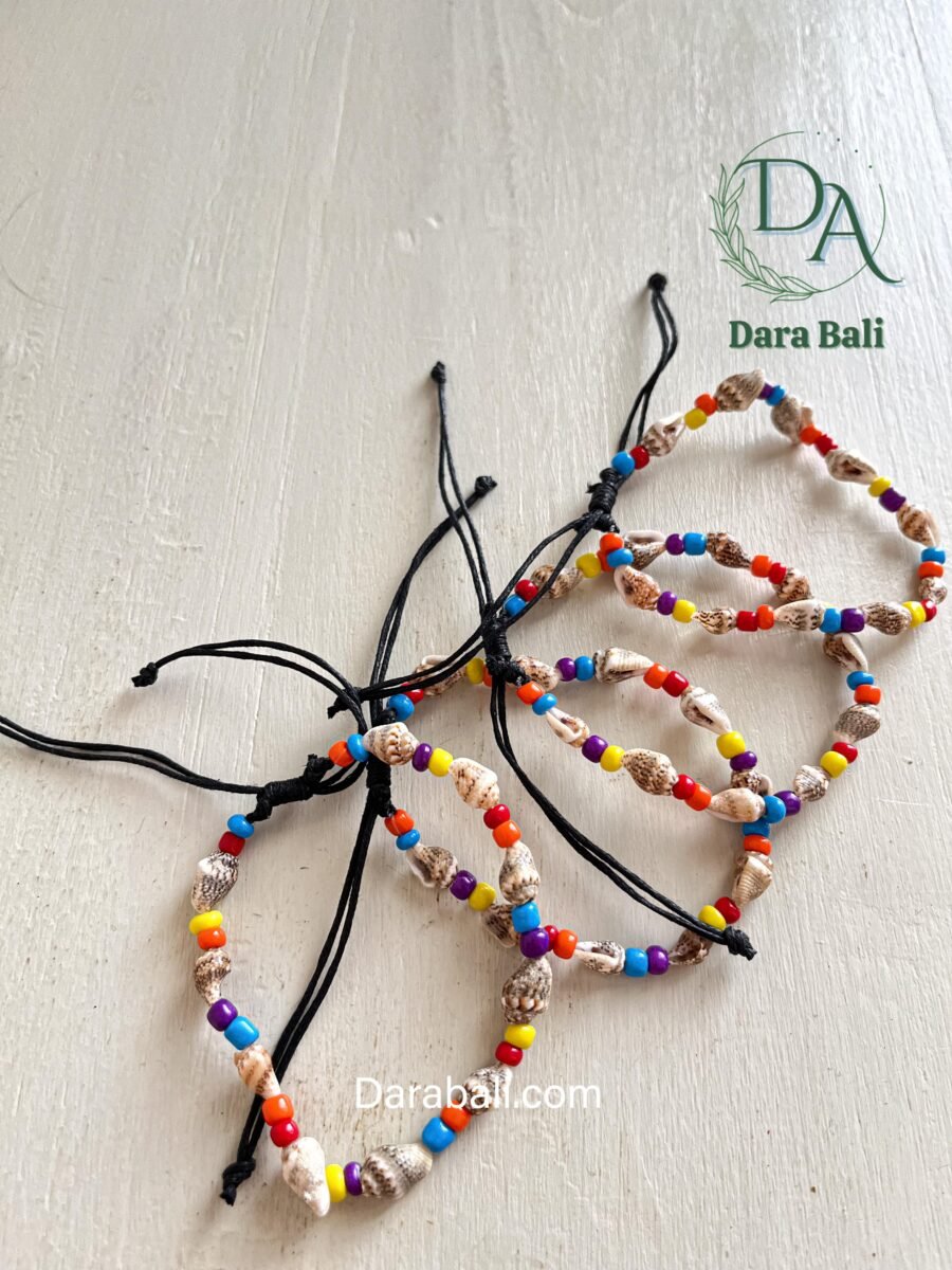 Shell Bracelet by Darabali