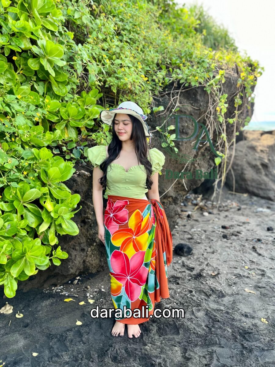 Hand Painted Lavalava with Frangipani by Darabali